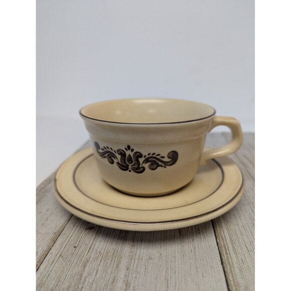 Pfaltzgraff Village Tan Set of 2 Cups and Saucer Plates USA - Picture 2 of 11